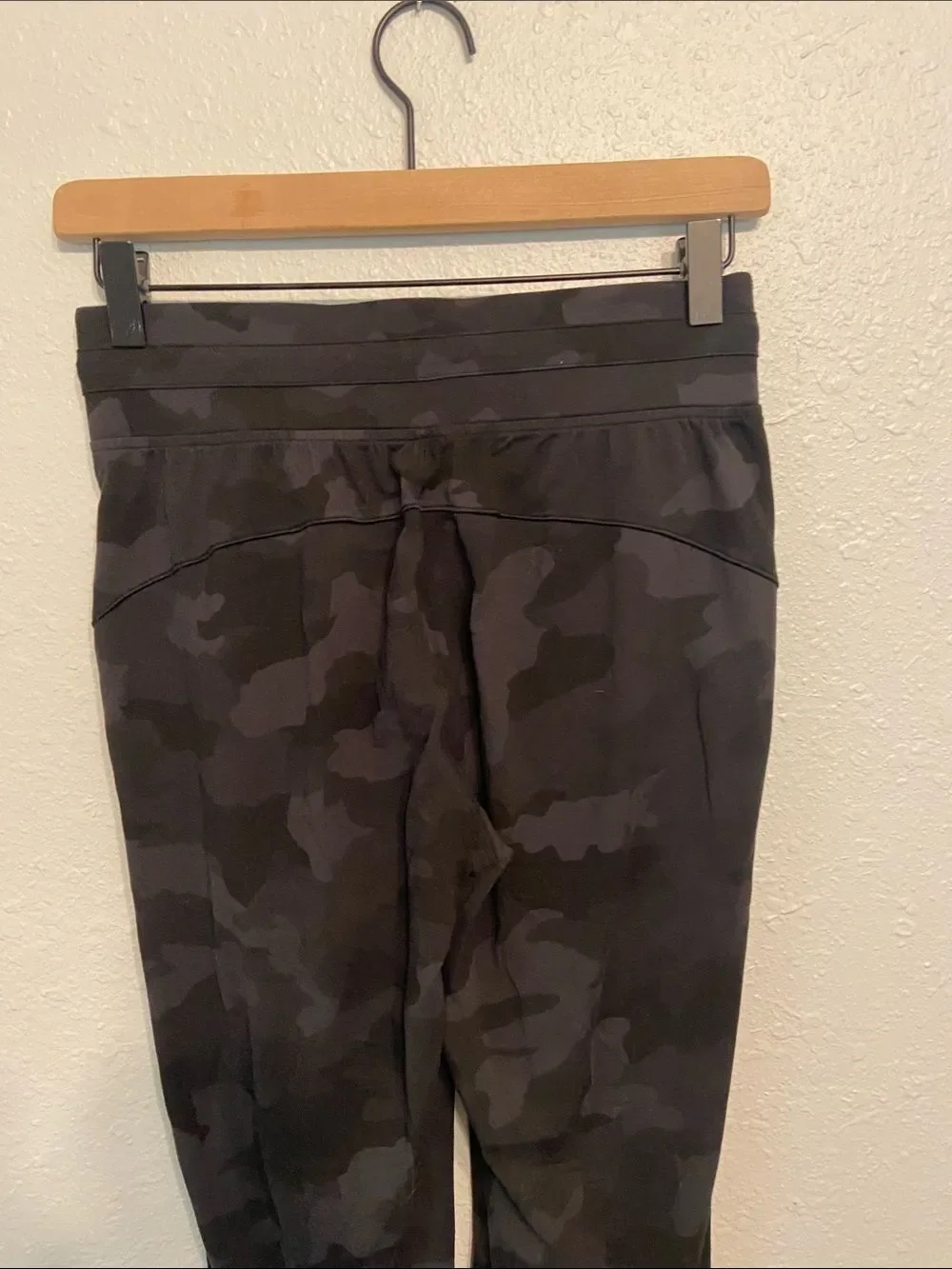 Lululemon Black Camo Print Ready to Rulu Joggers Size 4